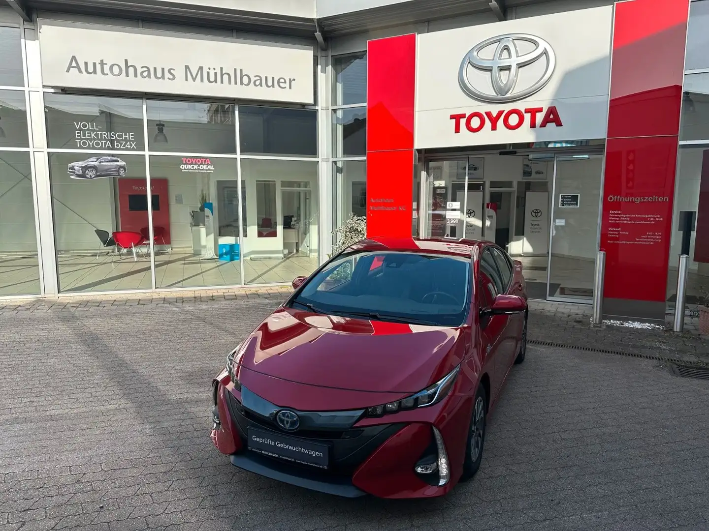 Toyota Prius Plug-in Hybrid Executive Roşu - 2