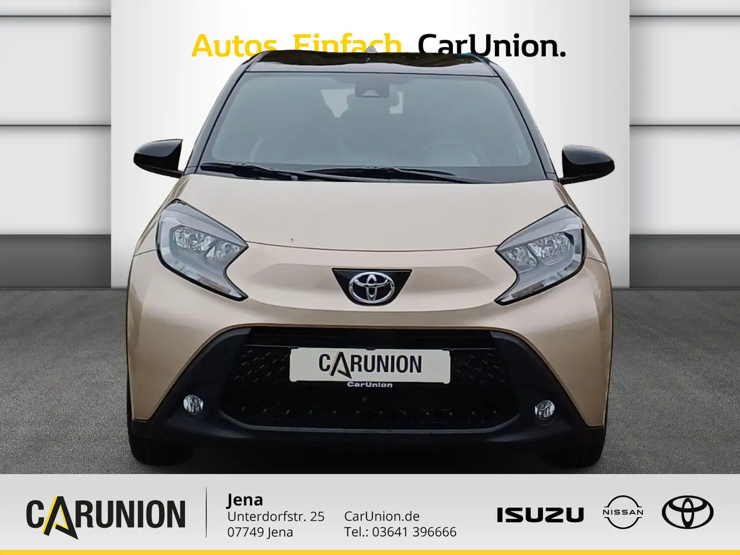 Toyota Aygo X 1,0 l Teamplayer Beżowy - 2