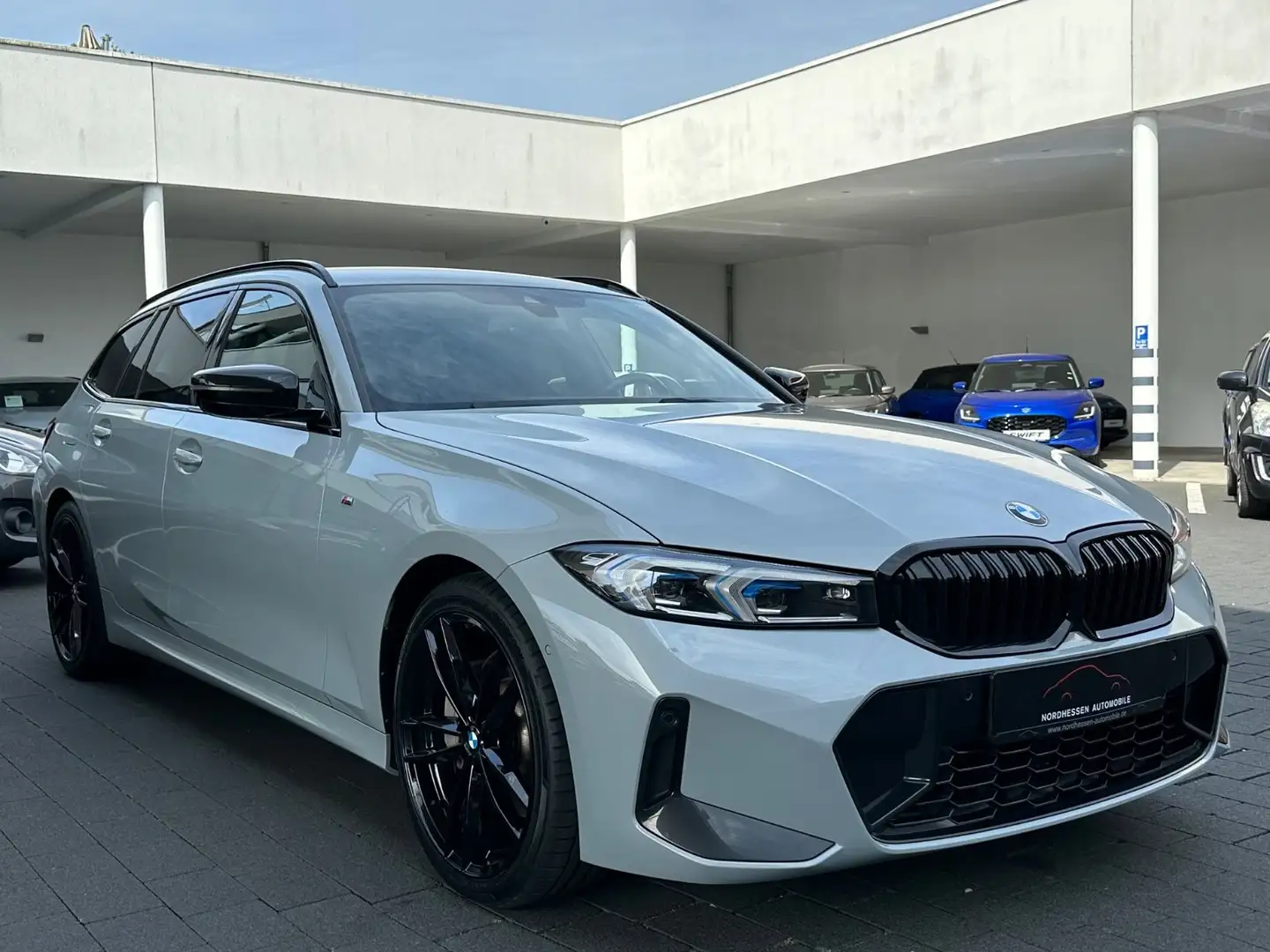 BMW 330 d xDrive Touring M Sport | Head-Up | Kamera Grau - 2
