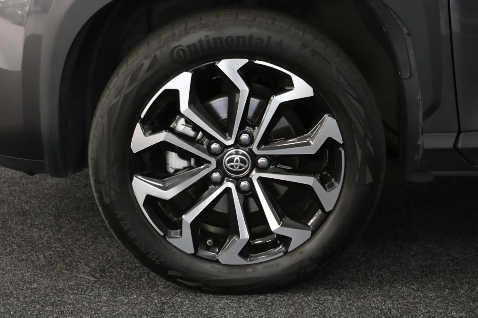 Toyota Yaris Cross 1.5 Hybrid i-AWD (Automaat) Gris - 2