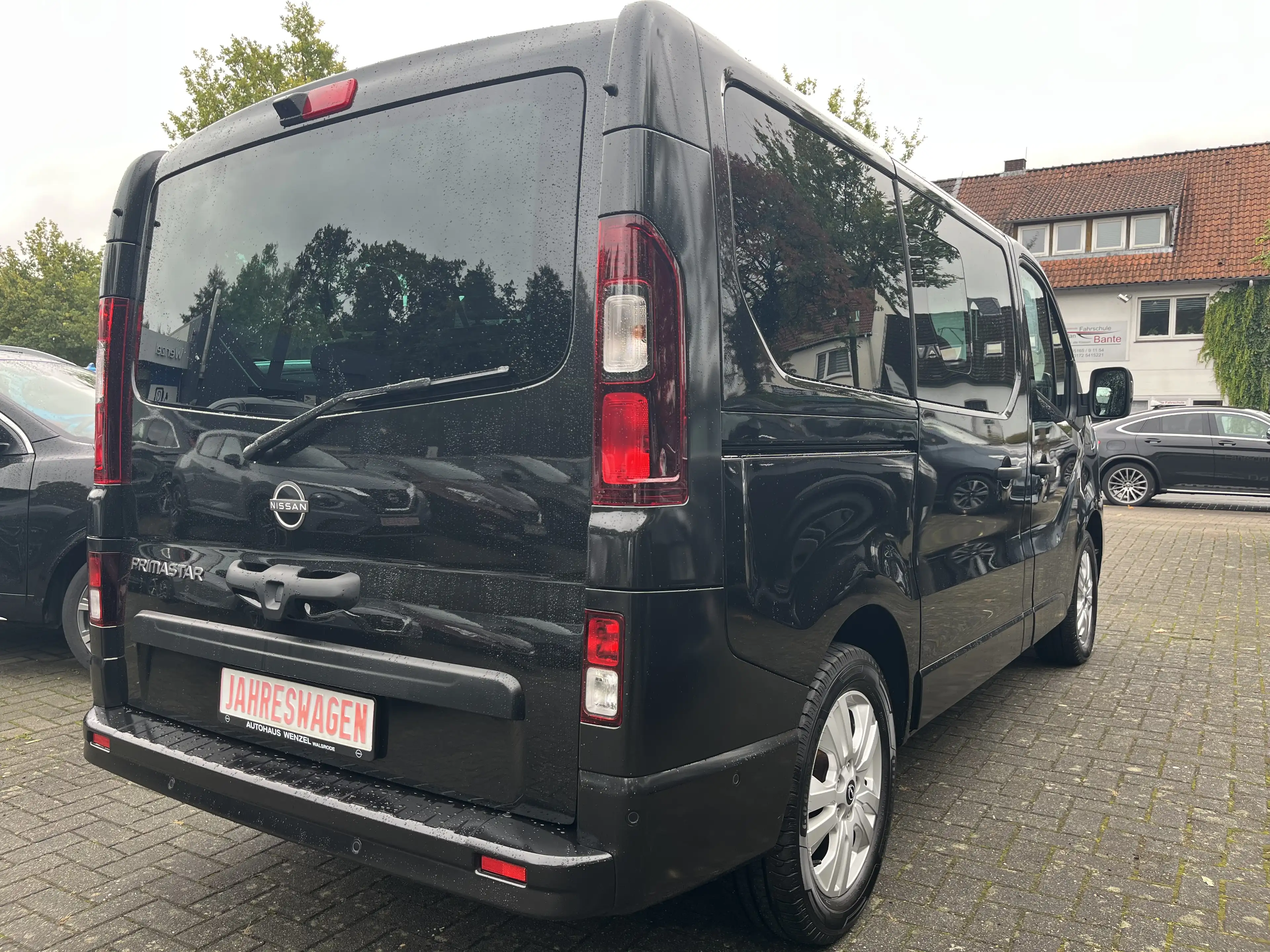 Nissan Primastar L1H1 2,8t Kombi Tekna DCT 8 Sitze — photo 13