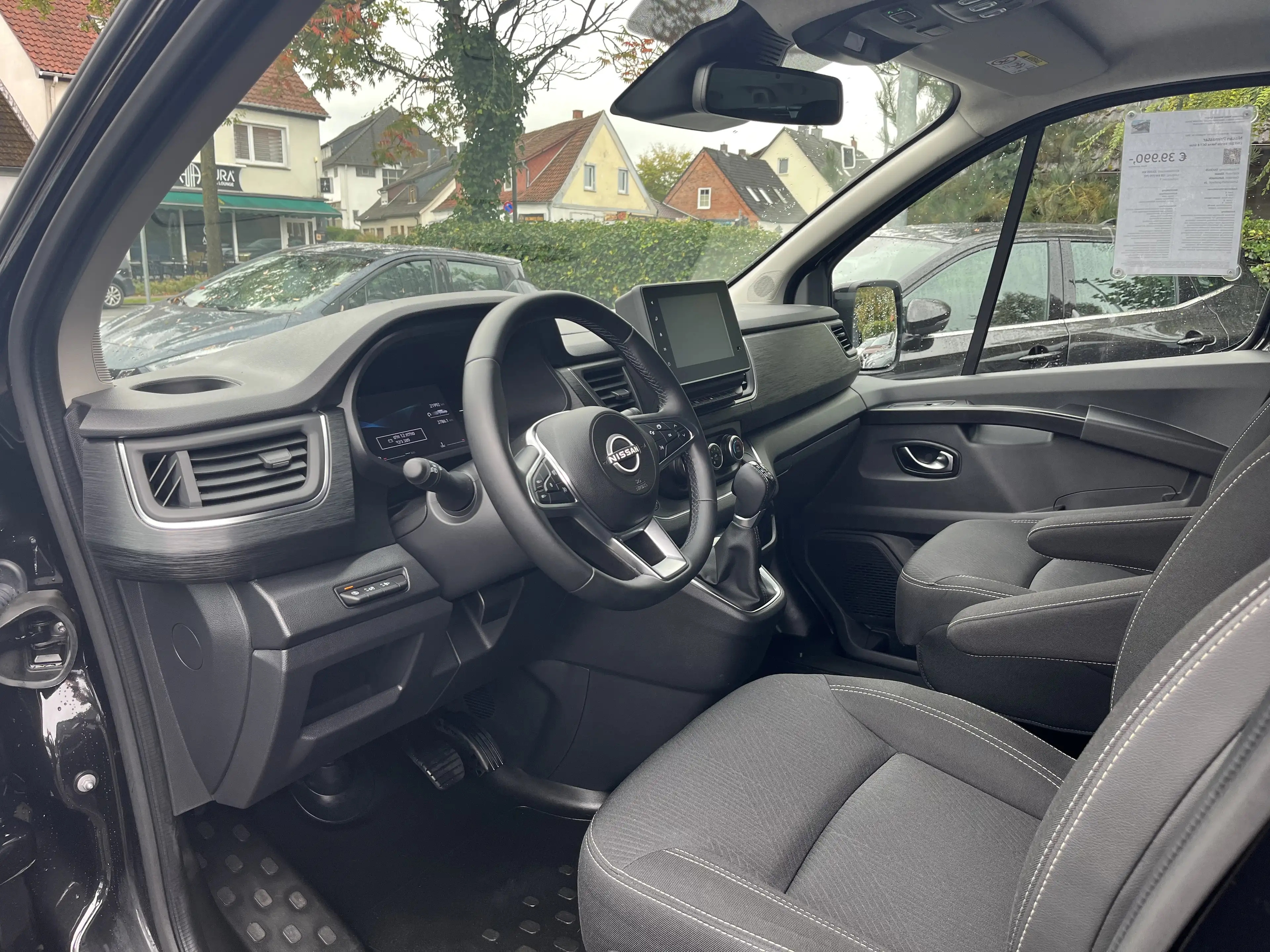Nissan Primastar L1H1 2,8t Kombi Tekna DCT 8 Sitze — photo 4