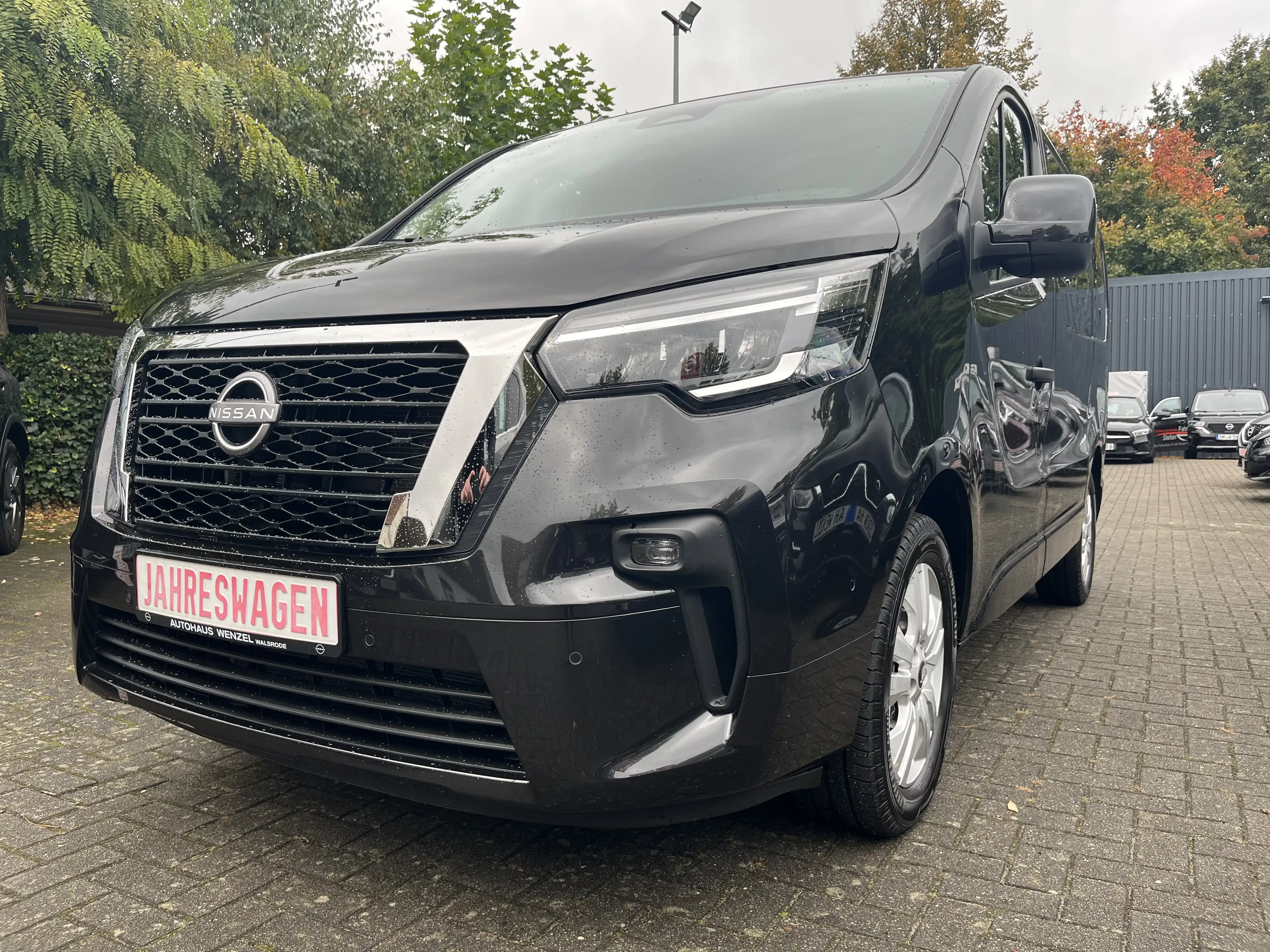 Nissan Primastar L1H1 2,8t Kombi Tekna DCT 8 Sitze