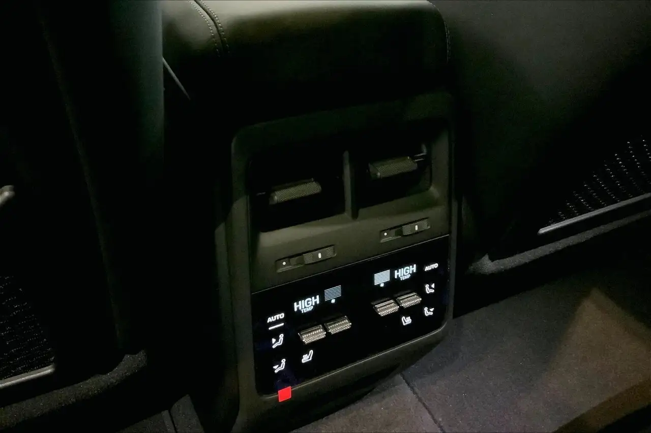 Porsche Macan снимка Porsche Macan