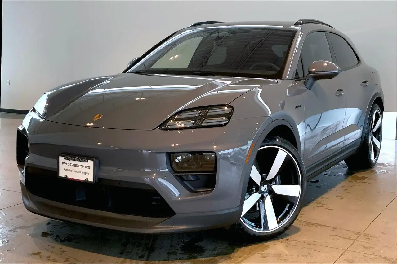 2025 Porsche Macan