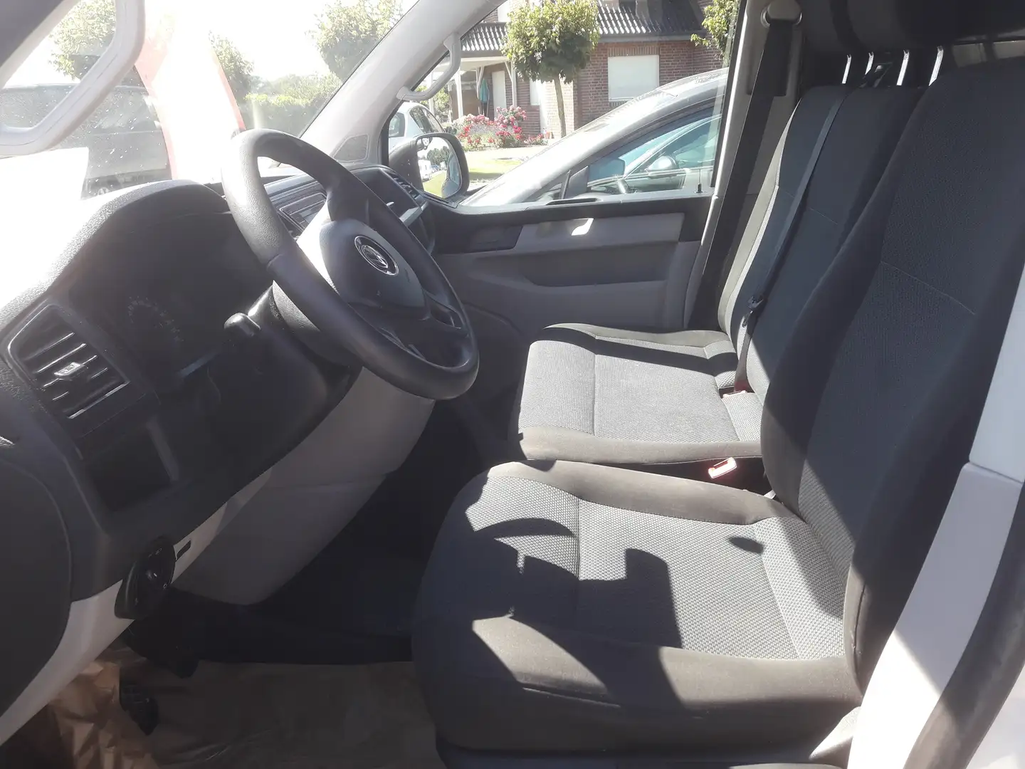 Volkswagen T6 Transporter Kasten KR 2,0 TDi 102PS 3-Sitzer Weiß - 1
