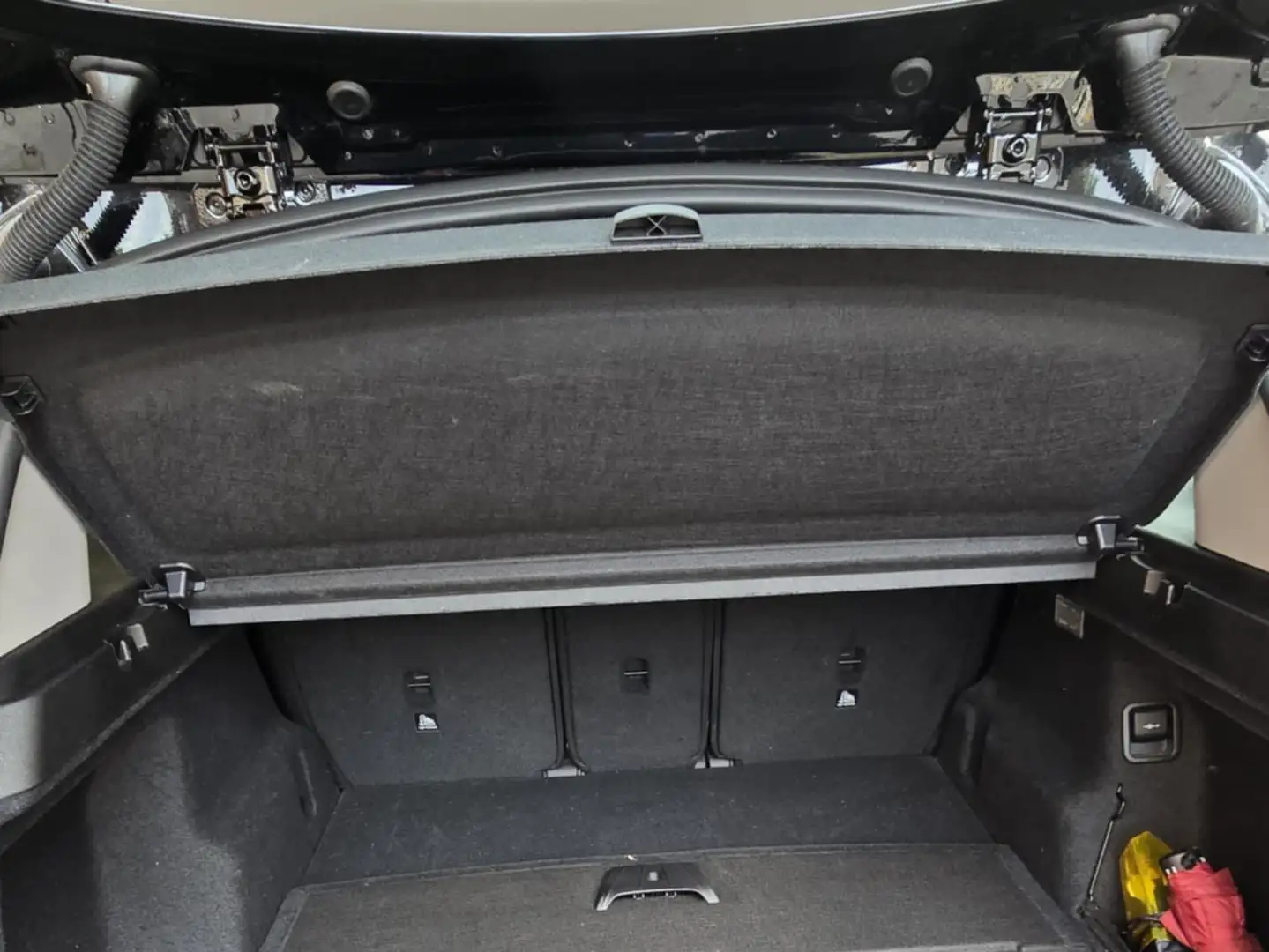 BMW X1 X1 sDrive18d Aut. Schwarz - 2