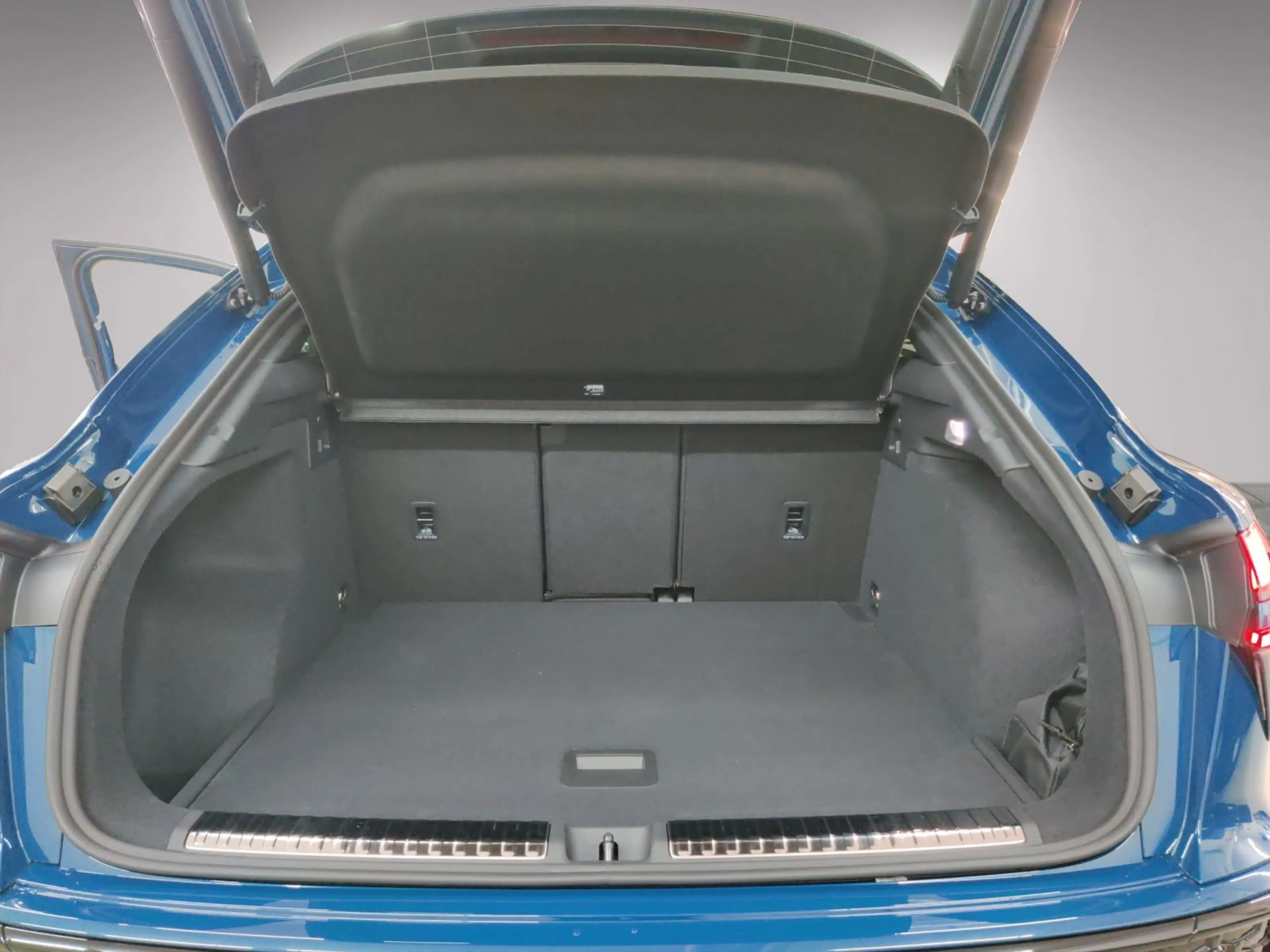 Audi Q3 S line TFSI neues Mod./Matrix/Tech+ — photo 14