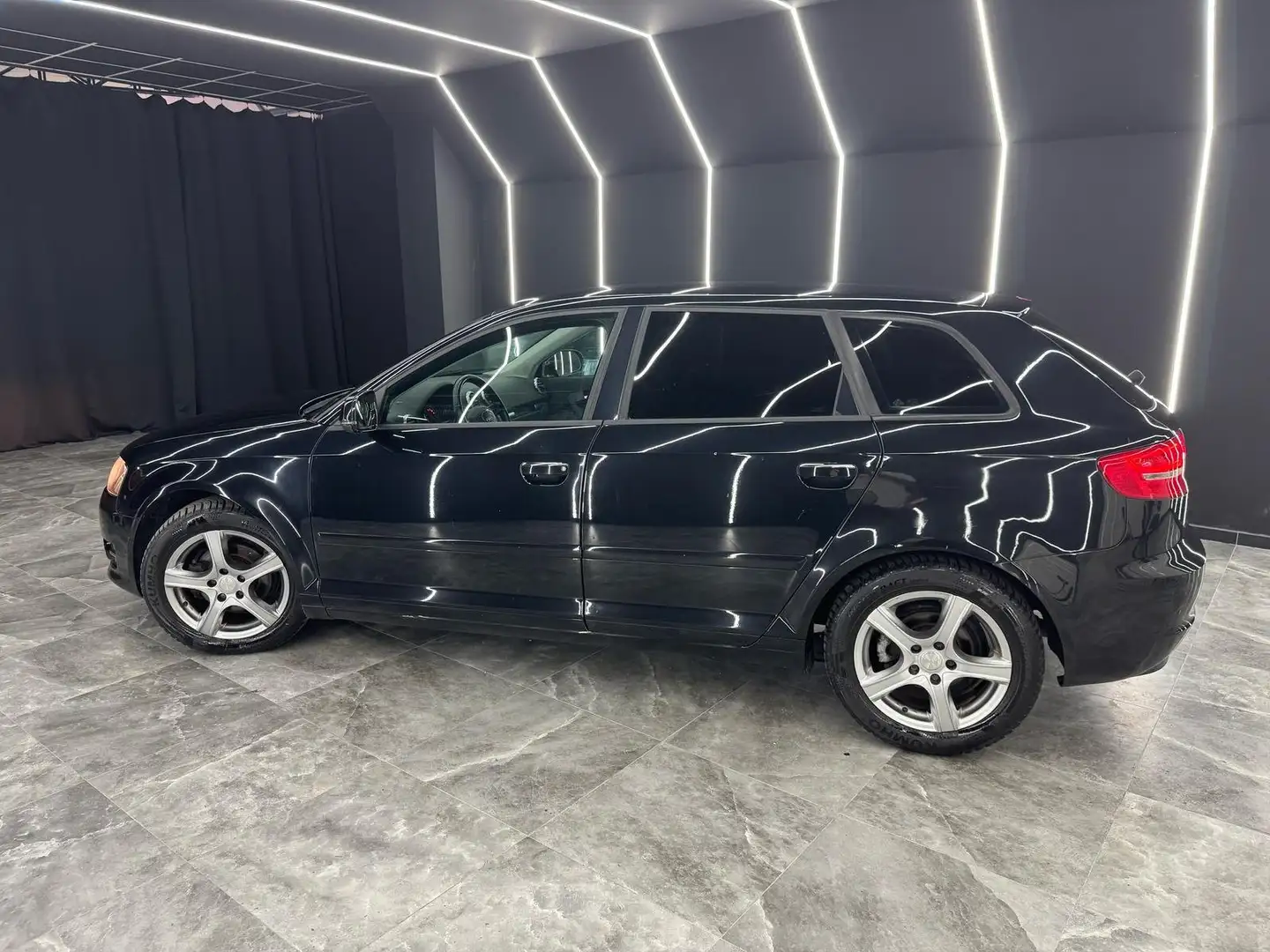 Audi A3 A3 II 2008 Sportback Sportback 1.6 tdie Attraction Nero - 2