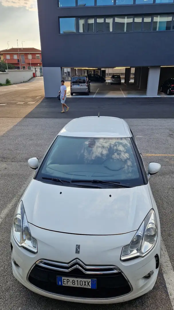 Citroen DS3 1.6 vti So Chic 120cv - 2