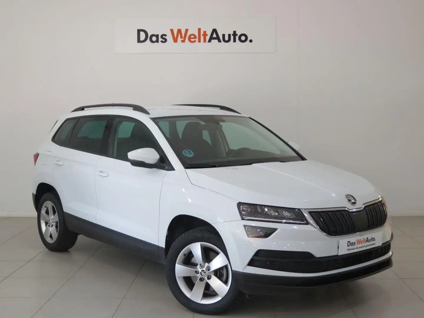 Skoda Karoq 1.6TDI Like Bílá - 1