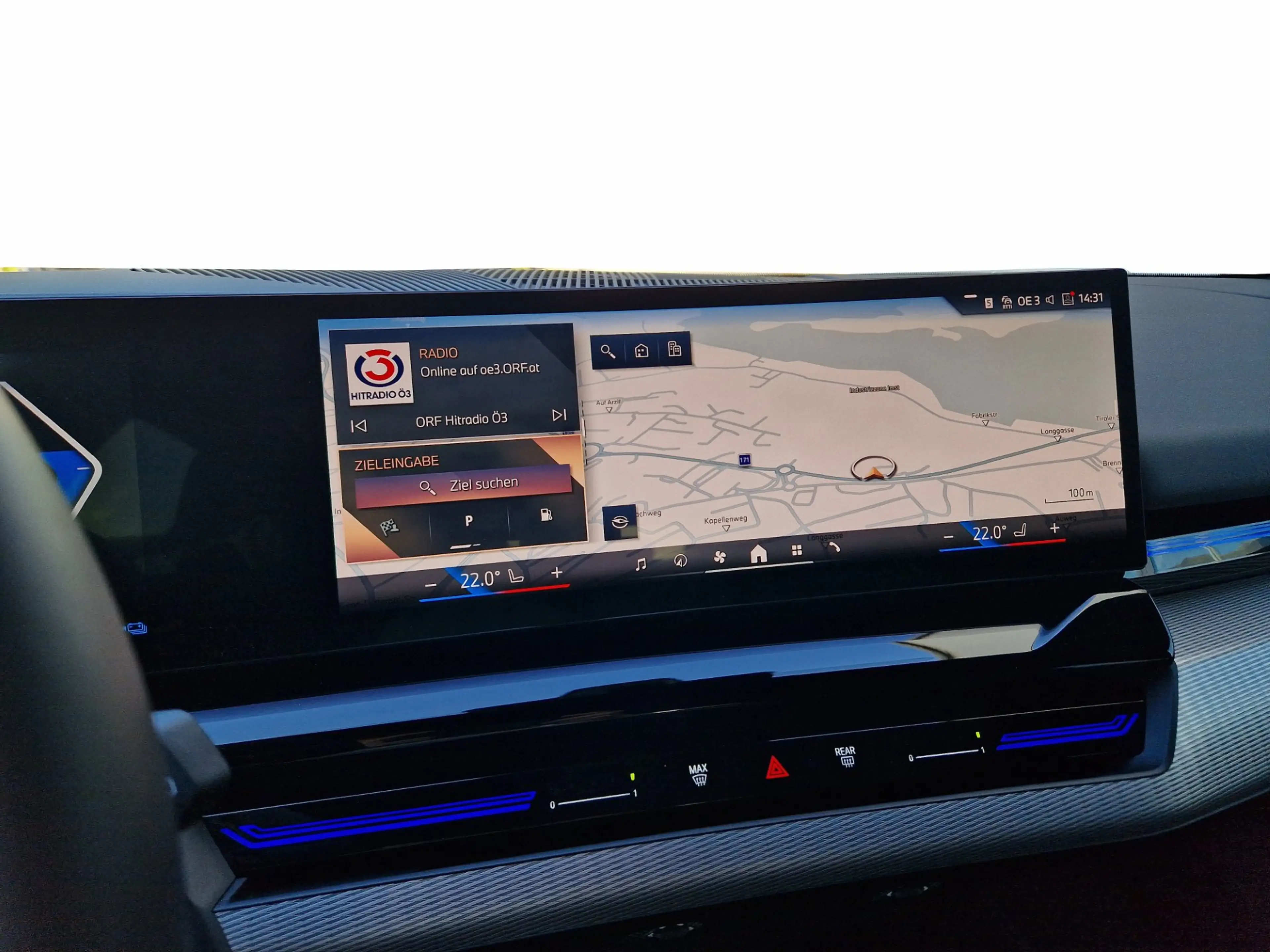 BMW 530 e xDrive — photo 14
