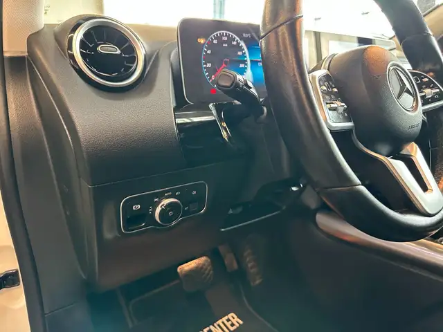 Mercedes-Benz B Class view 8