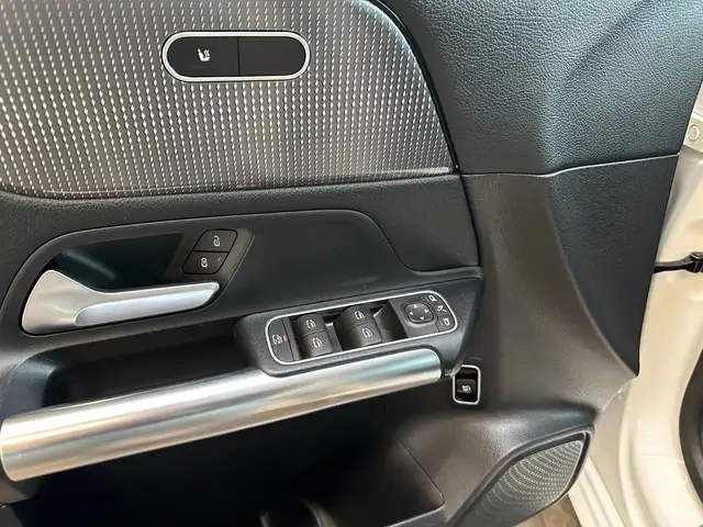 Mercedes-Benz B Class view 7