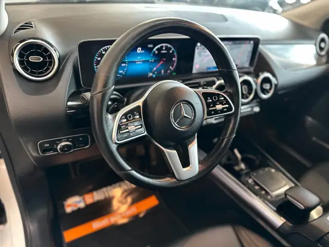 Mercedes-Benz B Class view 9
