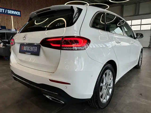 Mercedes-Benz B Class view 2