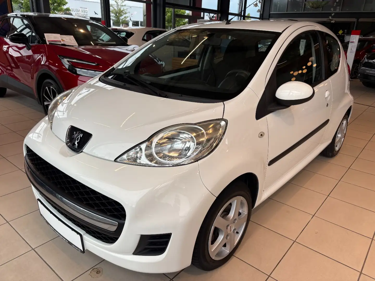 Peugeot 107 1.0 Filou Klima, Radio+CD, AUX Beyaz - 1