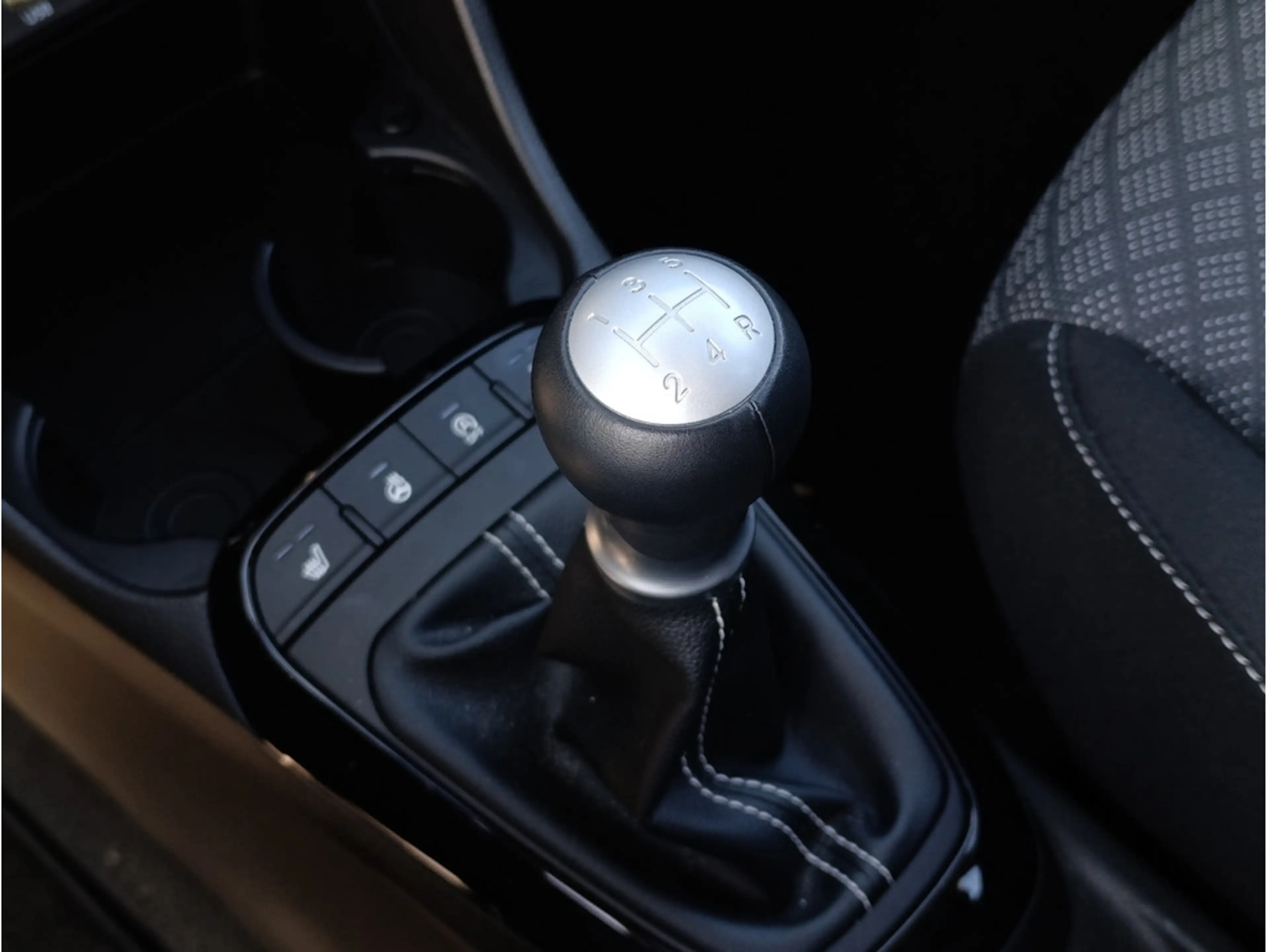 Kia Picanto Vision 1.0 MT — photo 13