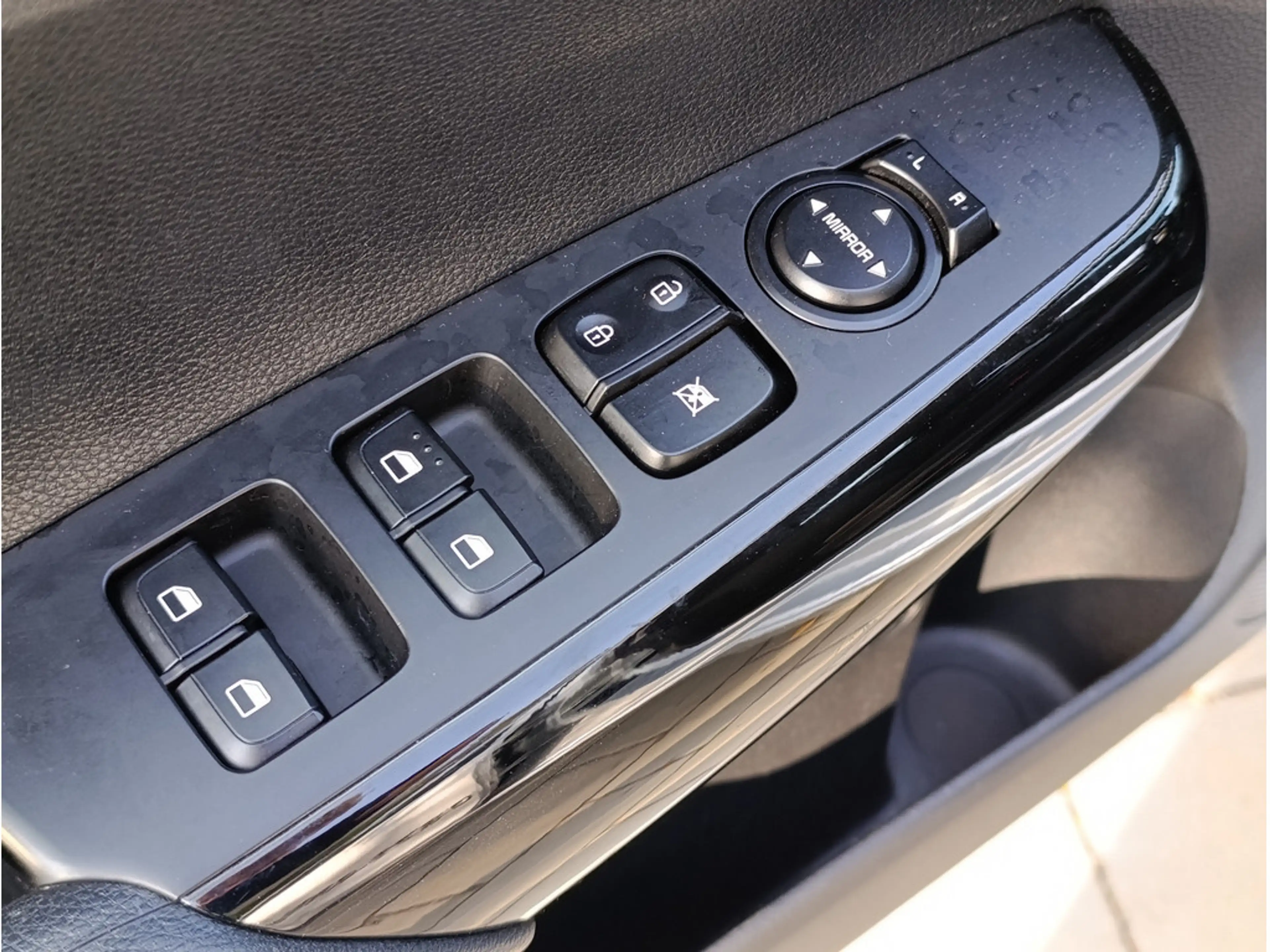 Kia Picanto Vision 1.0 MT — photo 15