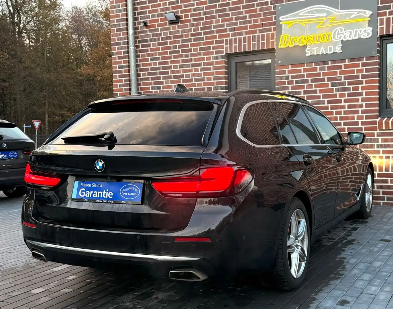 BMW 540 d xDrive Luxury Memory*Pano*Leder*HUD*360°Kam Schwarz - 2