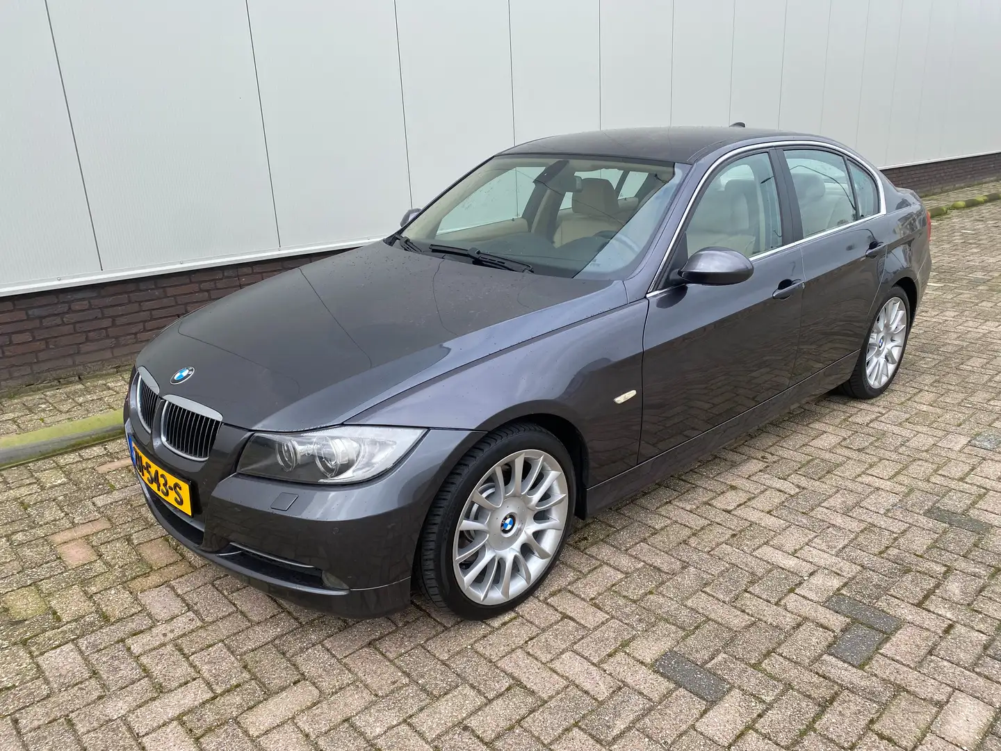 BMW 330 i High Executive | Leder | Individual Grey - 1