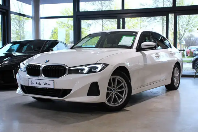 BMW 318 d (G20) *LED*SHZ*AHK*AppleCP*AndroidAuto*PDC