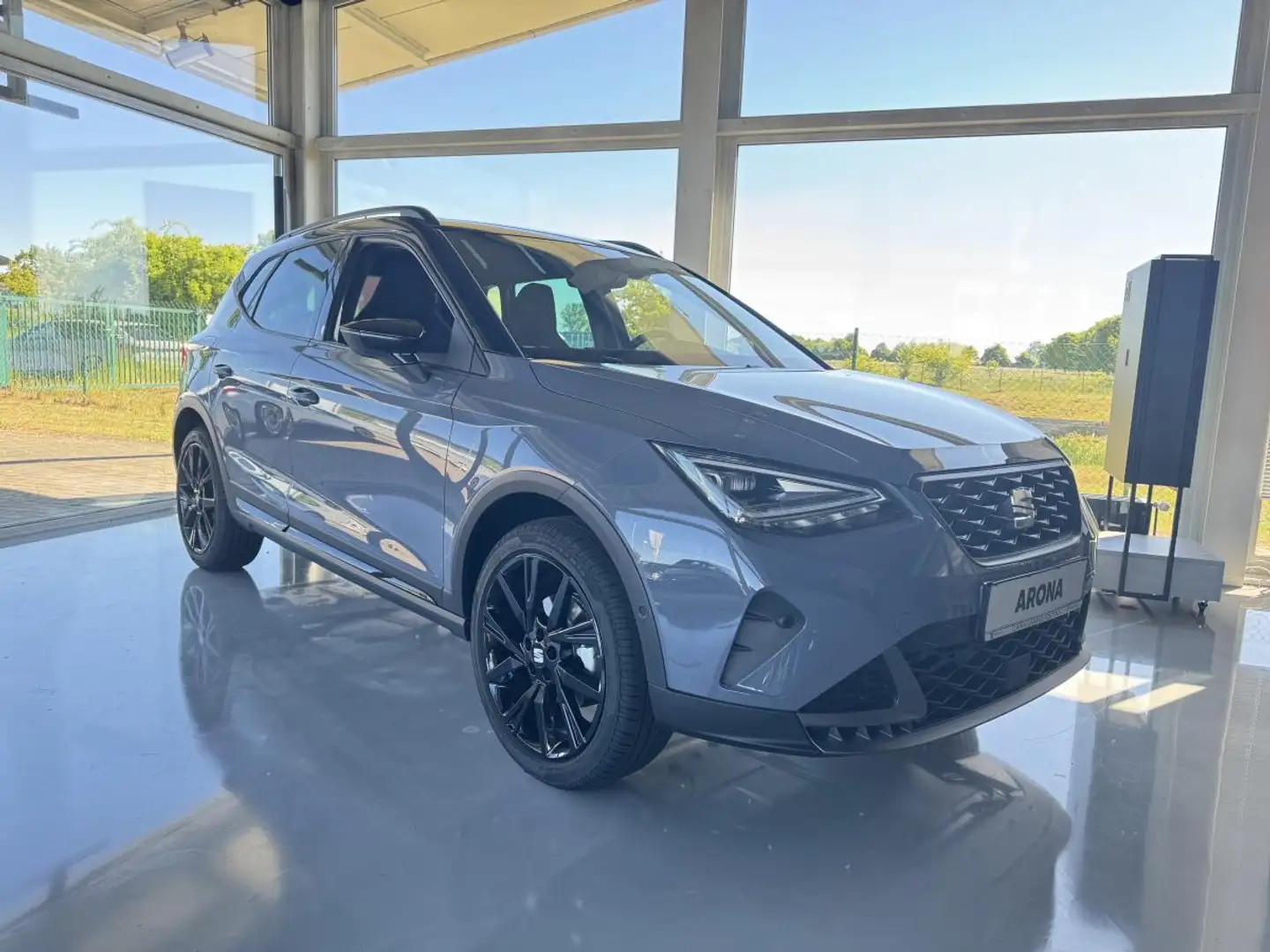 SEAT Arona 🔥 FR BLACK EDITION🔥 DSG SHZ+NAVI+LED+RÜCKFAHRKAM Grau - 2
