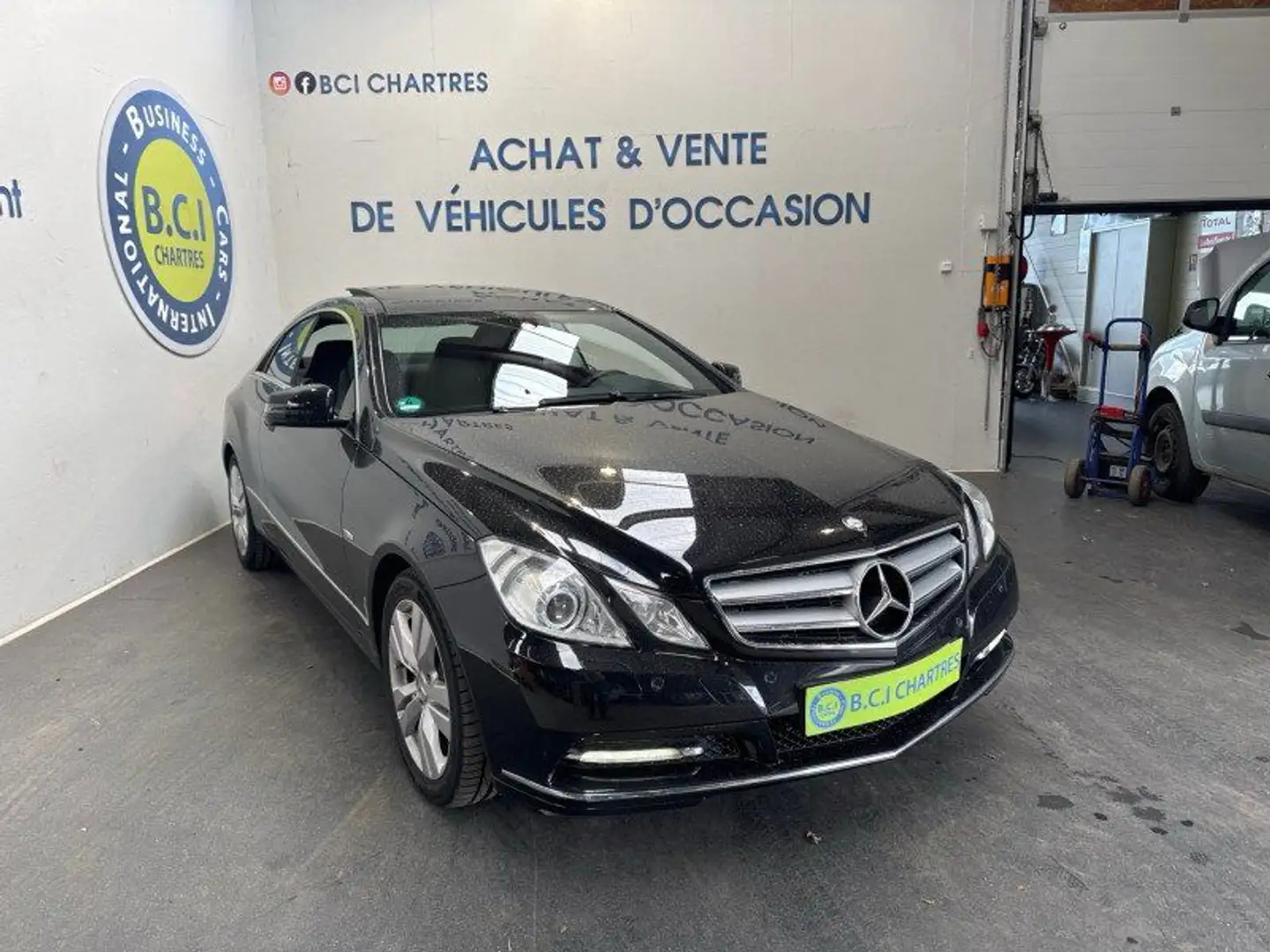 Mercedes-Benz E 350 350 CDI BE AVANTGARDE EX 7GTRO%2B Schwarz - 2