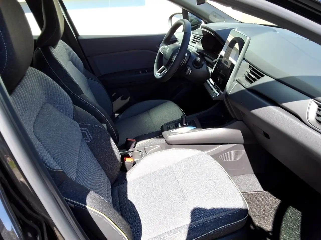Renault Captur MILD HYBRID 140 TECHNO NAVI/KLIMAAUTO/CARPLAY/SHZ/ 12