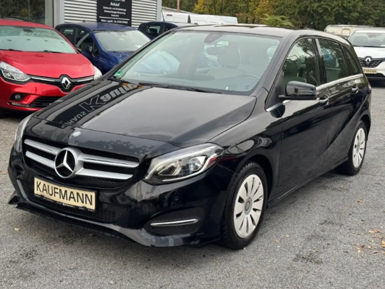 Mercedes-Benz B 180
