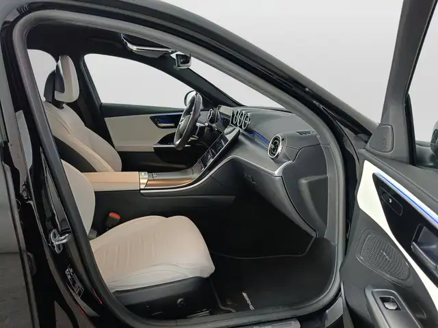 Mercedes-Benz C-Class view 11