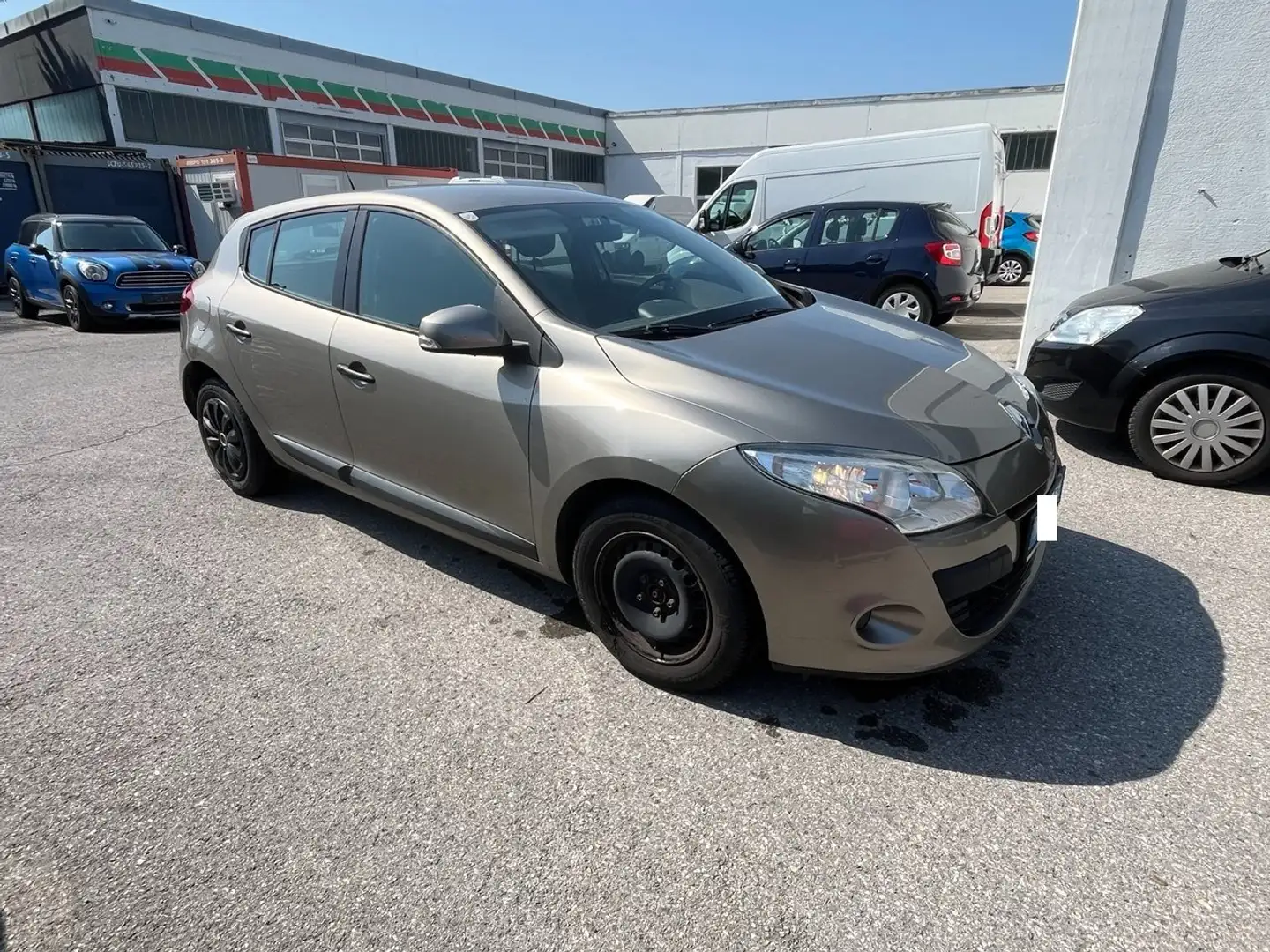 Renault Megane 1,5 Diesel  66 kW 90Ps Braun - 2