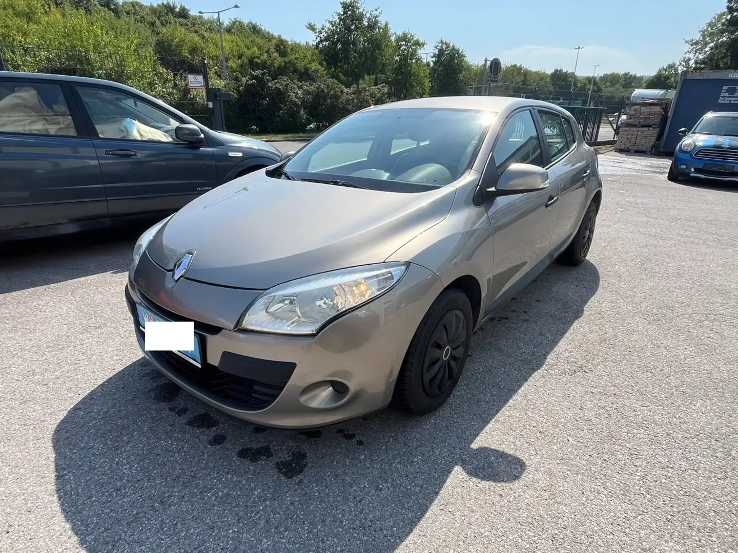 Renault Megane 1,5 Diesel  66 kW 90Ps Braun - 1