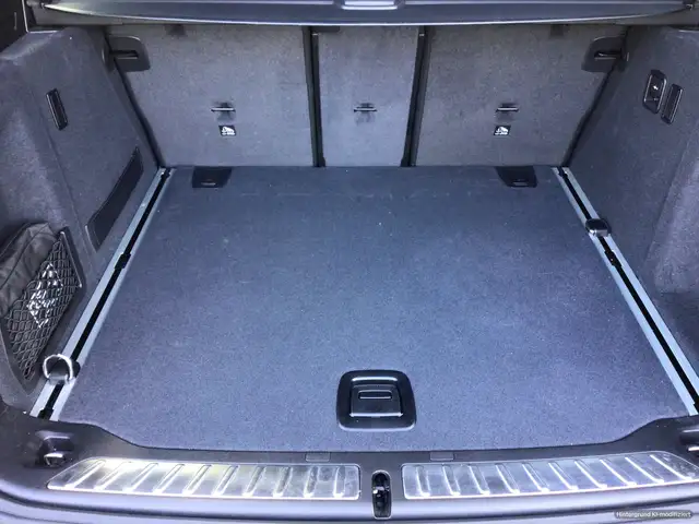 BMW X3 view 12