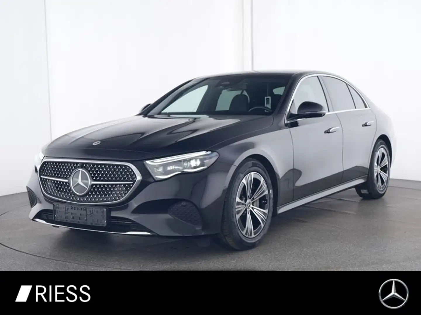 Mercedes-Benz E 450 4M Limo Avantgarde Distr Digital Light W-Paket 360 Schwarz - 1