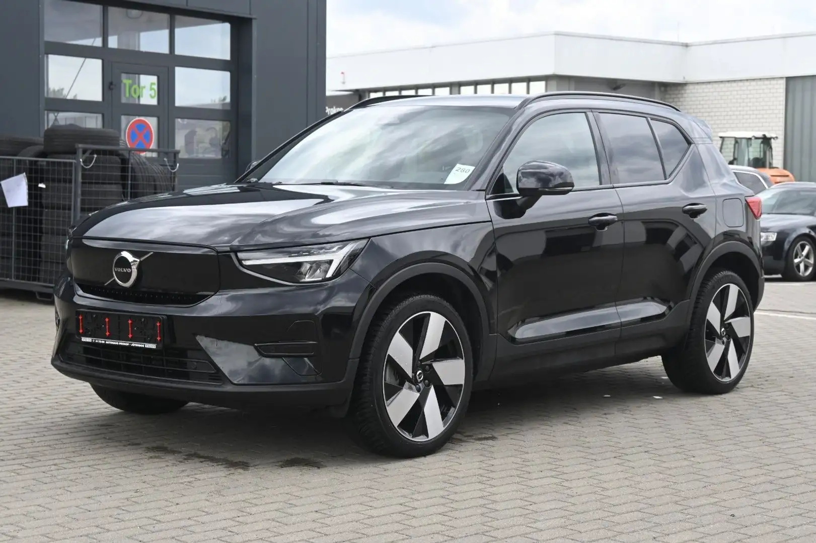 Volvo XC40 Recharge Pure Electric AWD Plus*AHK* Schwarz - 1
