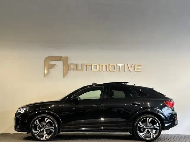 Audi Q3 view 13
