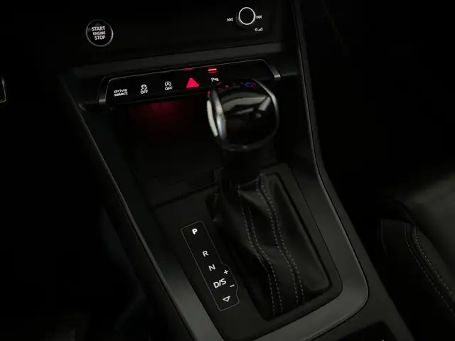 Audi Q3 view 9