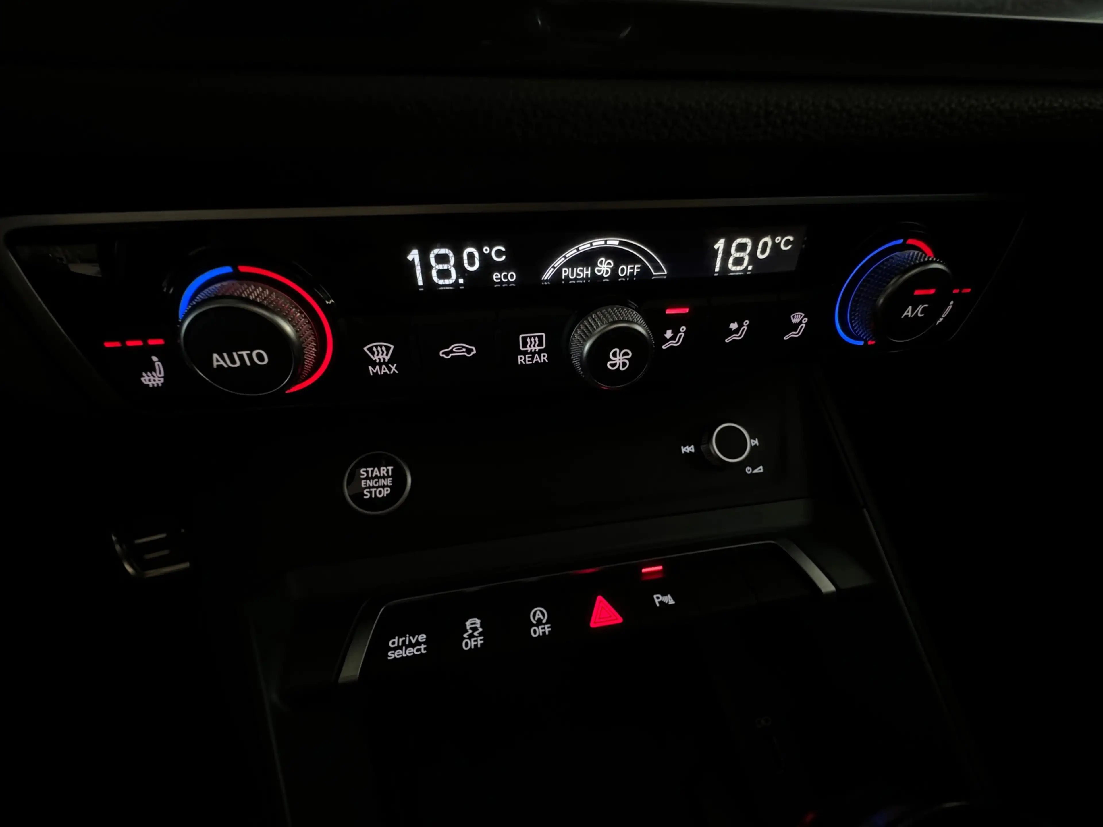 Audi Q3 Sportback 40 TFSI quattro 3xS-Line Pano|ACC|Lane|C — photo 10