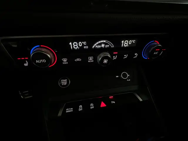 Audi Q3 view 10