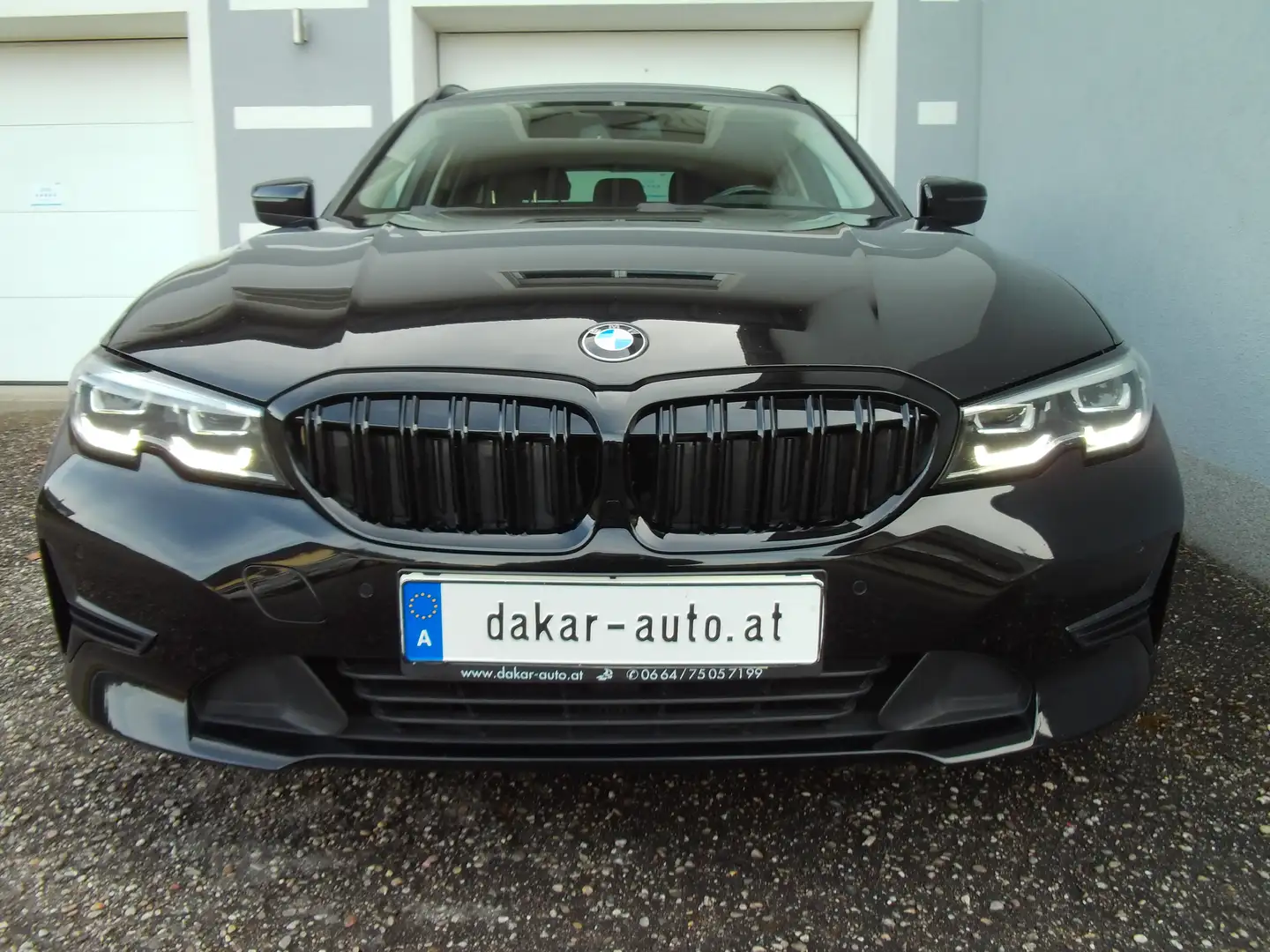 BMW 318 d NAVI PROF, AHK, LED +, HARMAN KARDON, SHZ Schwarz - 1