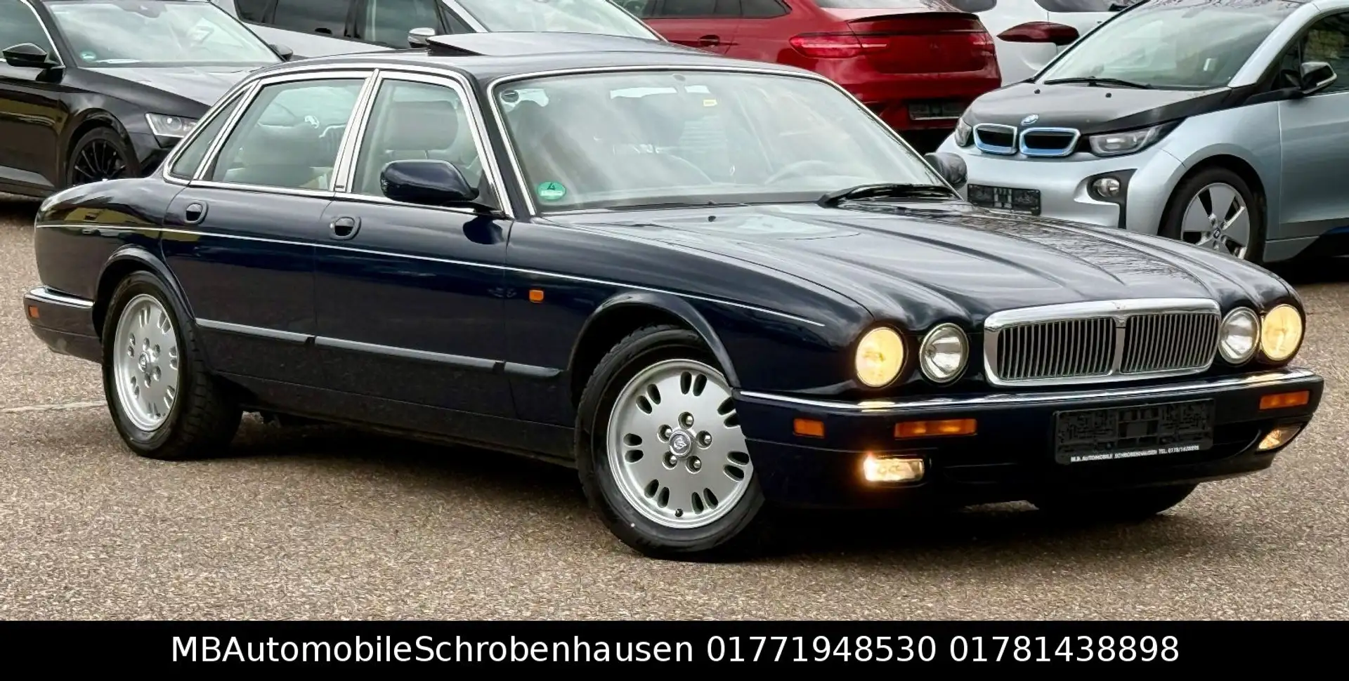 Jaguar XJ40 Bleu - 1