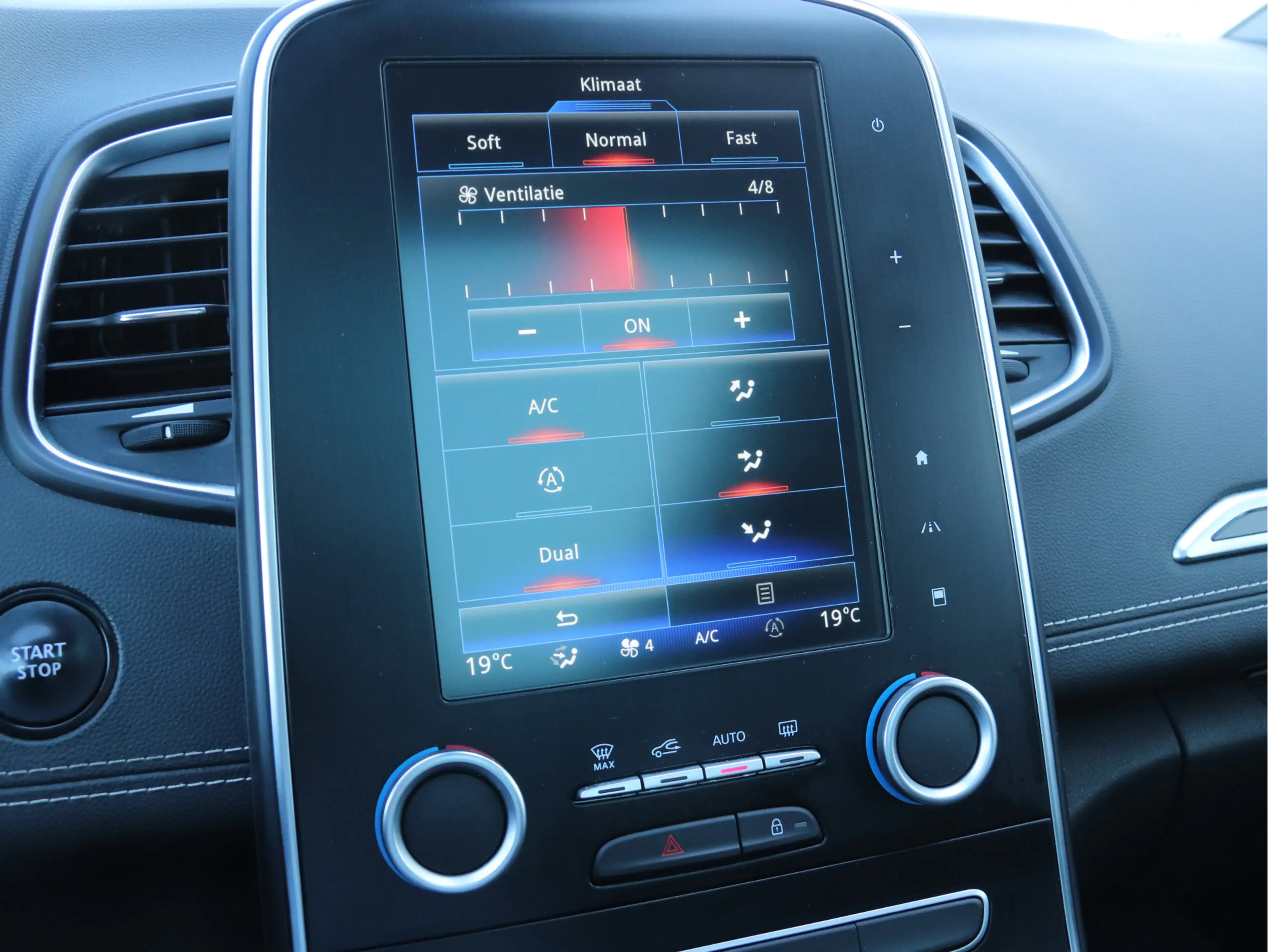 Renault Grand Scenic 1.3 TCe Intens 7p. NAVI / CRUISE / CAMERA / CLIMAT — photo 13
