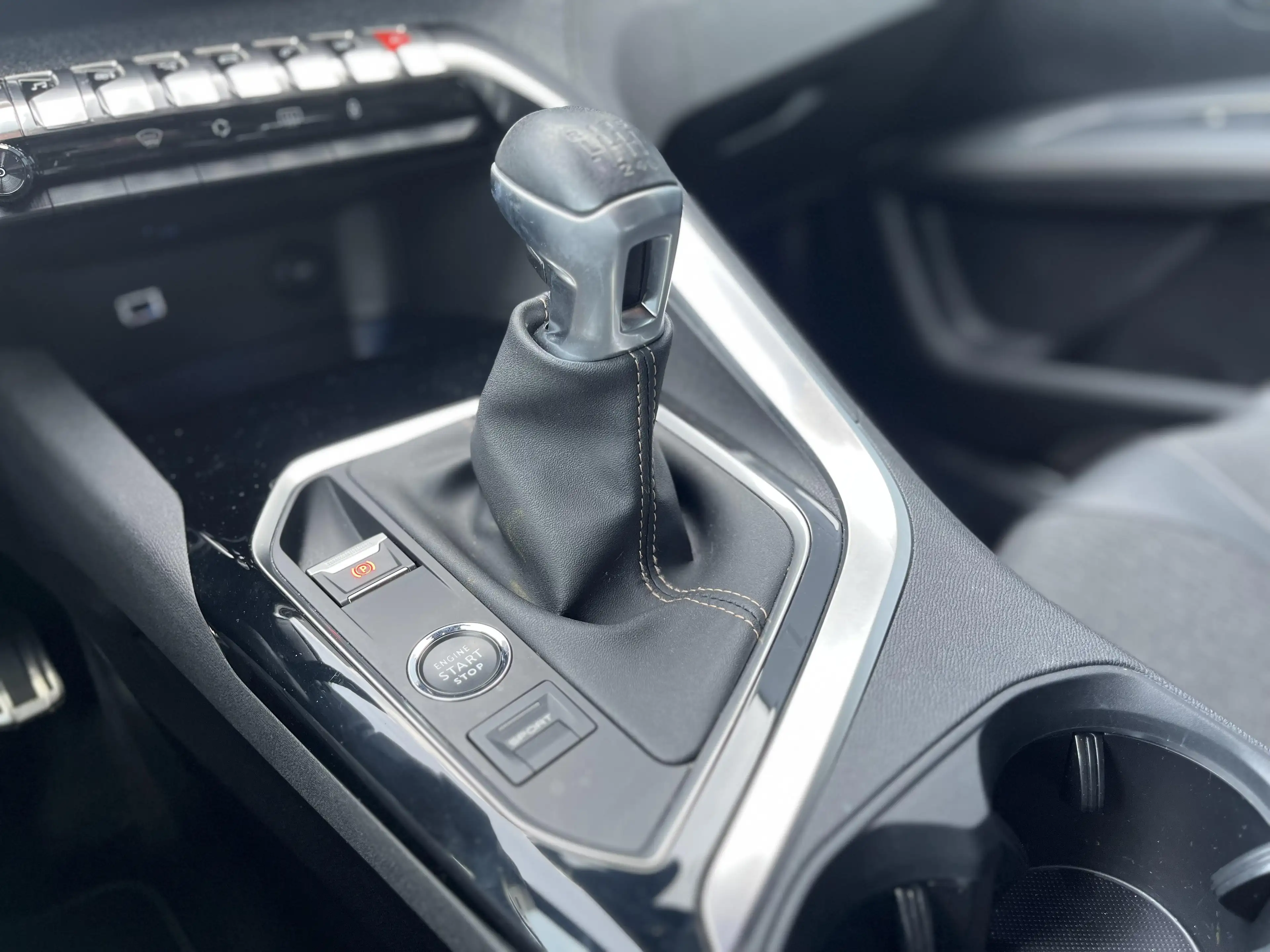 Peugeot 3008 GT — photo 20