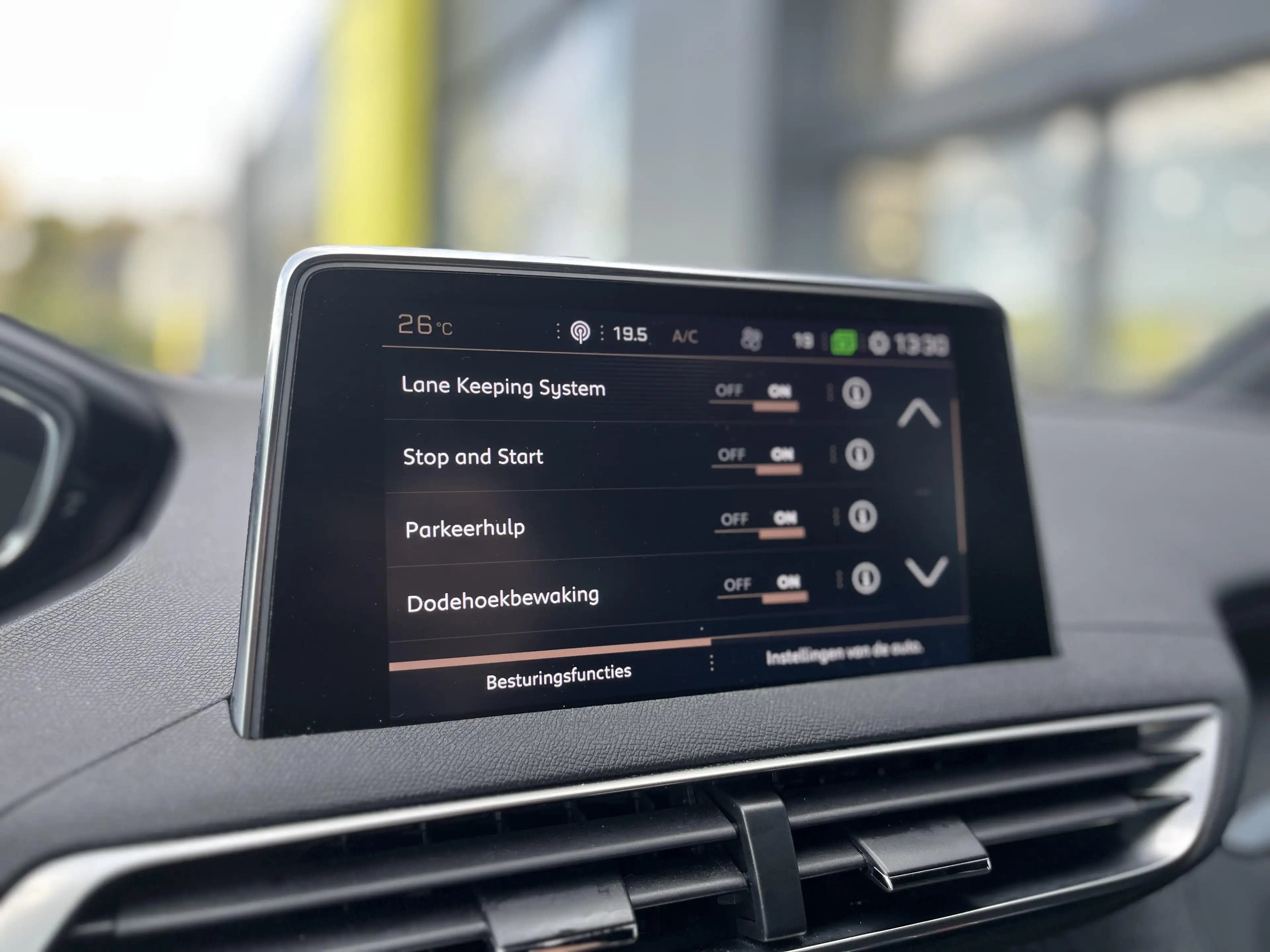 Peugeot 3008 GT — photo 24
