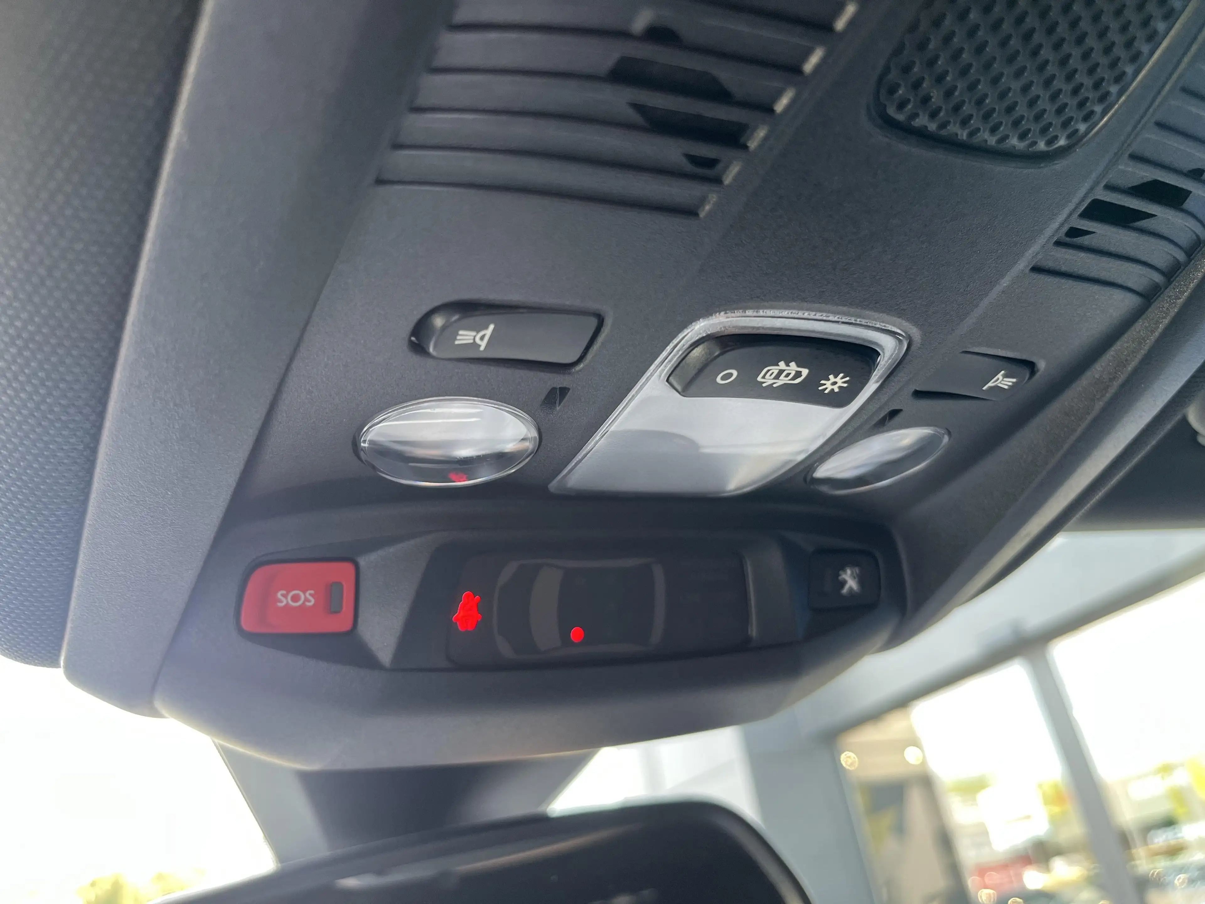 Peugeot 3008 GT — photo 26