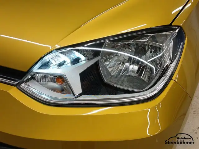Volkswagen Up! view 12