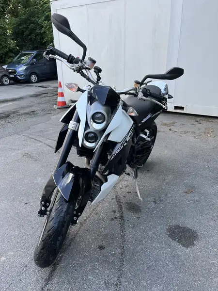 KTM 690 DUKE - foto 3