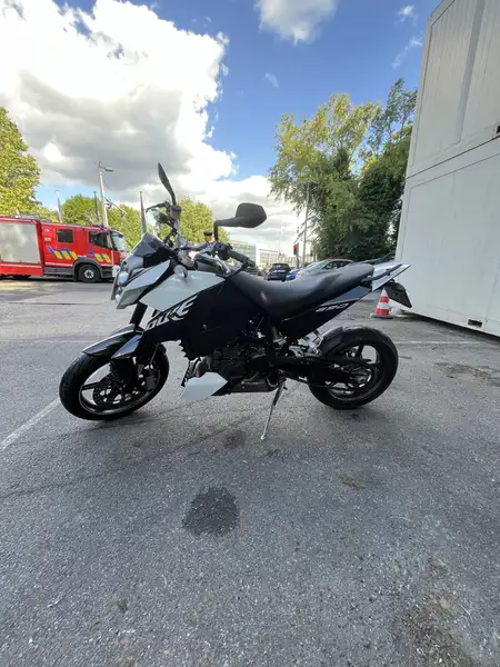 KTM 690 DUKE - foto 4