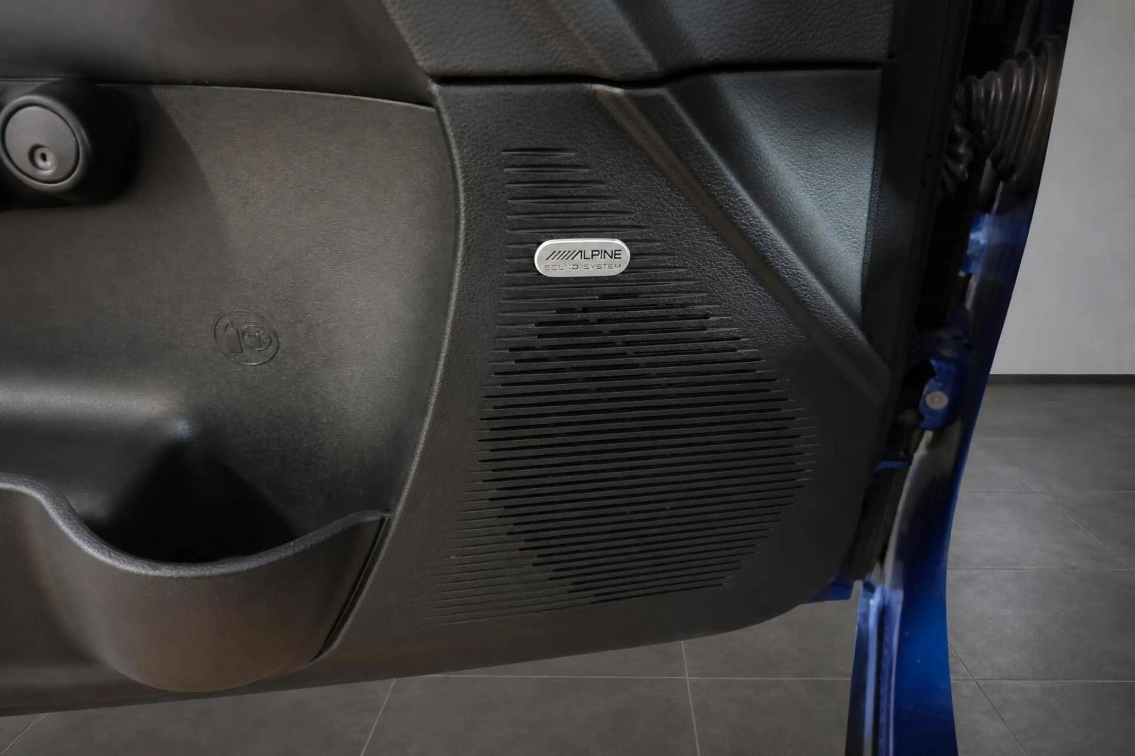 Dodge Challenger AWD *Soundsystem Alpine + Schiebedach — photo 9